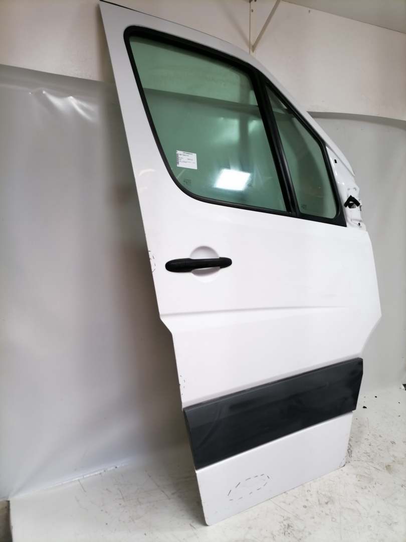 Mercedes Sprinter 906 original T&uuml;r vorn rechts Wei&szlig; Rohbau Bj.2010